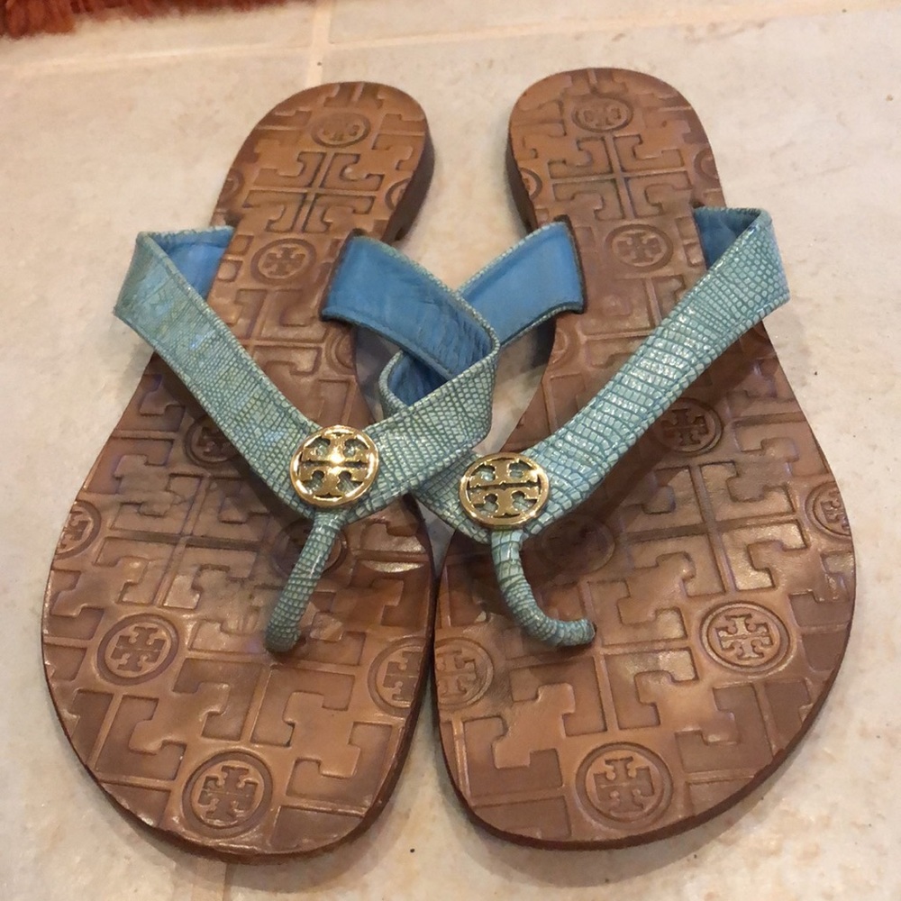 🐠Tory Burch classic Leather embossed turquoise snake t-strap sandals